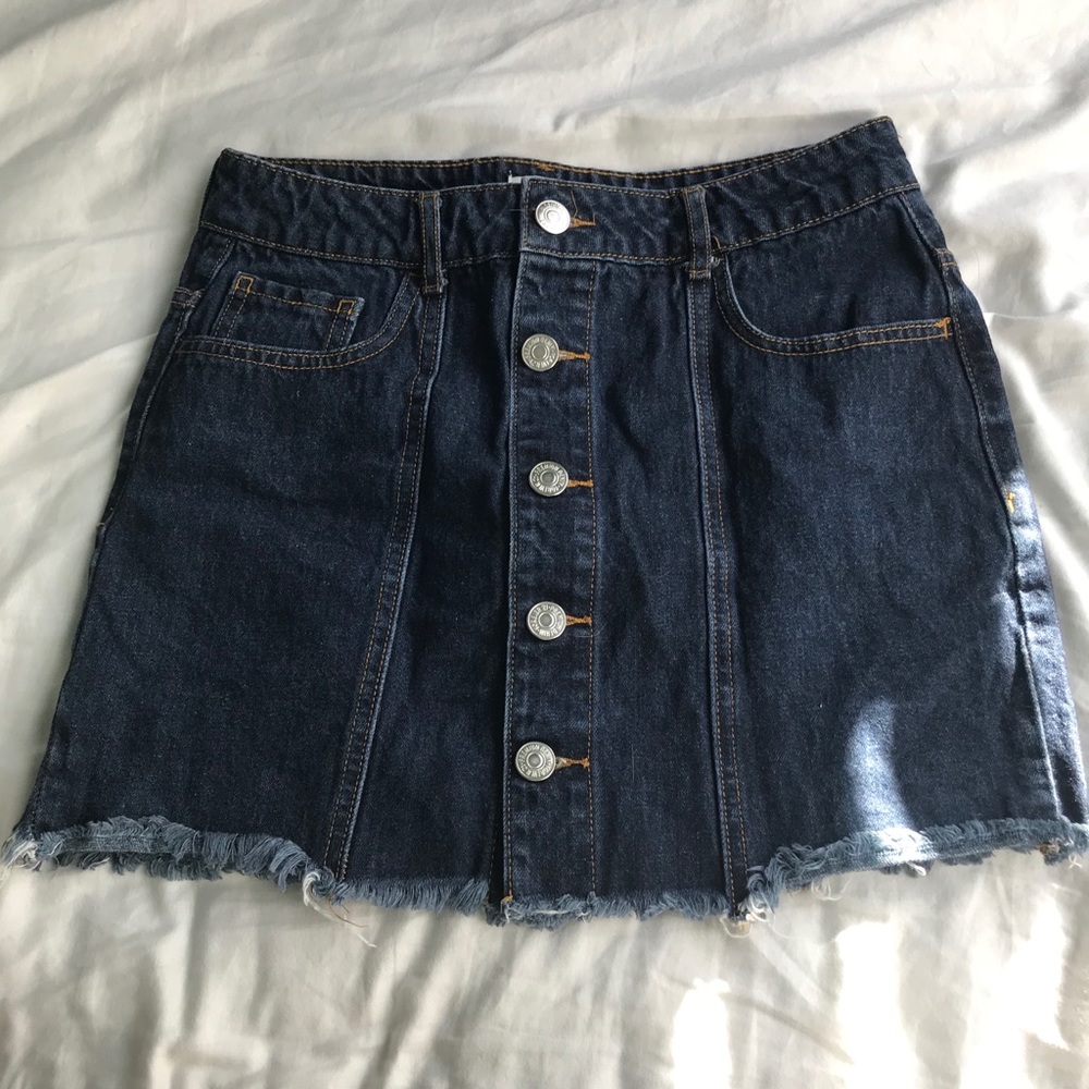 FOREVER 21 button skirt